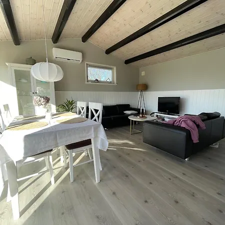 Nyaraló Idyllic Summer House Close To Water And Nature Nedre Lysabild