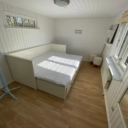 Idyllic Summer House Close To Water And Nature Feriehus