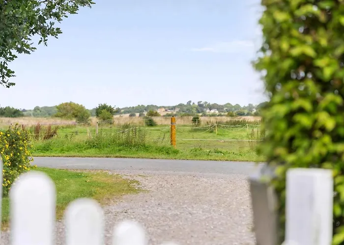 Idyllic Summer House Close To Water And Nature *