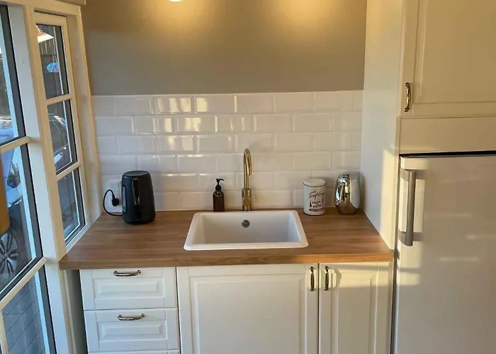 Idyllic Summer House Close To Water And Nature Feriehus Nedre Lysabild