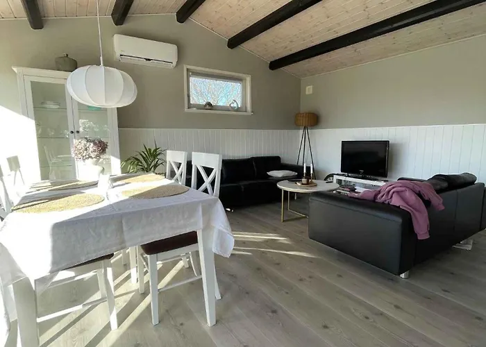 Idyllic Summer House Close To Water And Nature Nedre Lysabild