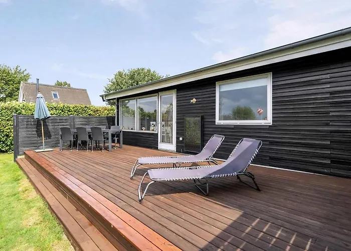 Idyllic Summer House Close To Water And Nature * Nedre Lysabild