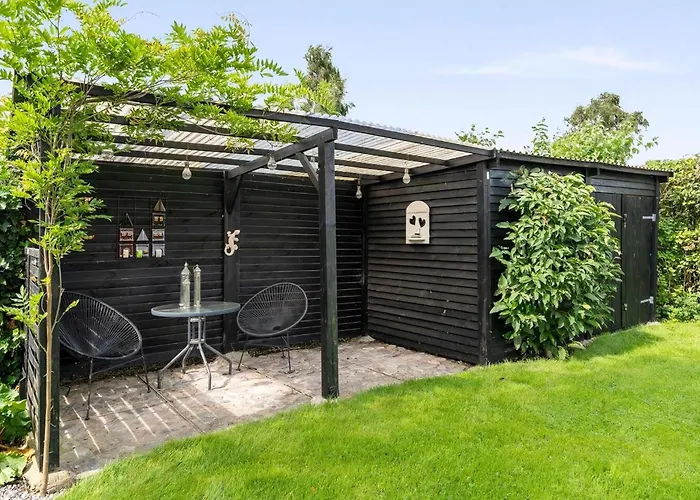 Idyllic Summer House Close To Water And Nature * Nedre Lysabild